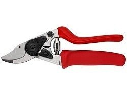Felco 15 secateurs have a rotating handle which is useful when you need to apply force to pruning harder wood & branches on shrubs and small trees.